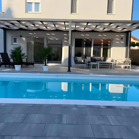 Villa Judita With Private Pool And Bicycles